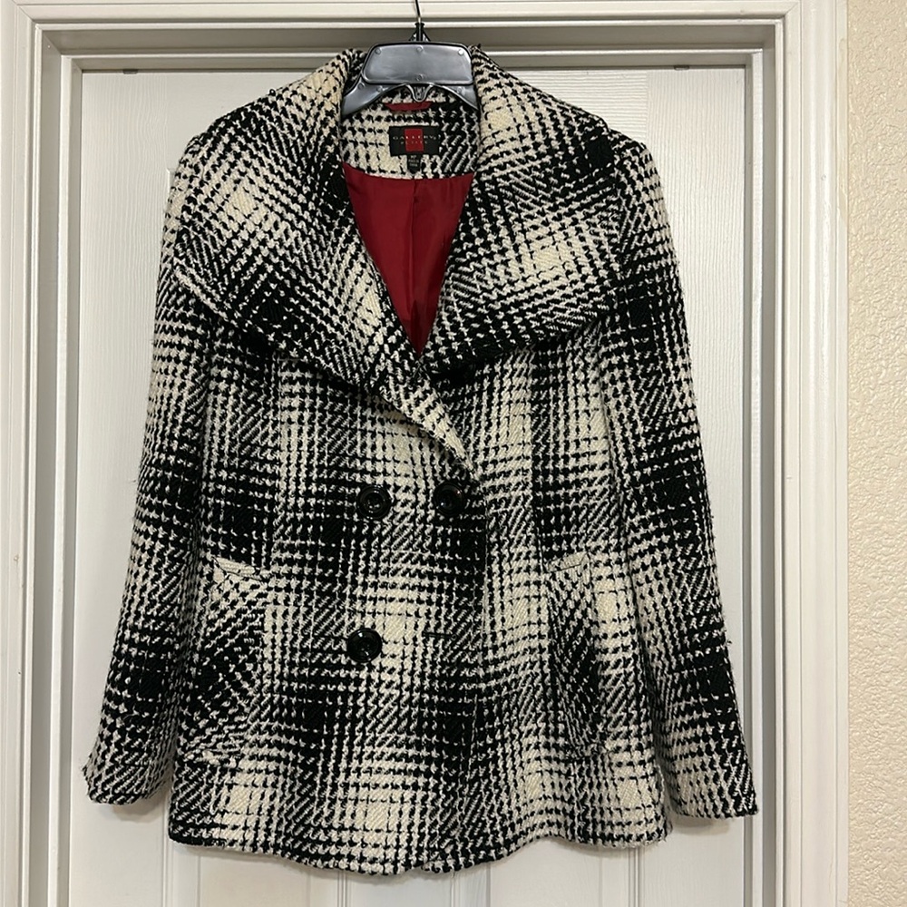 Women’s houndstooth coat